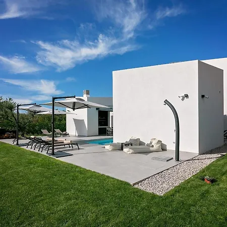 Elementa Castelier Villa Kaštelir