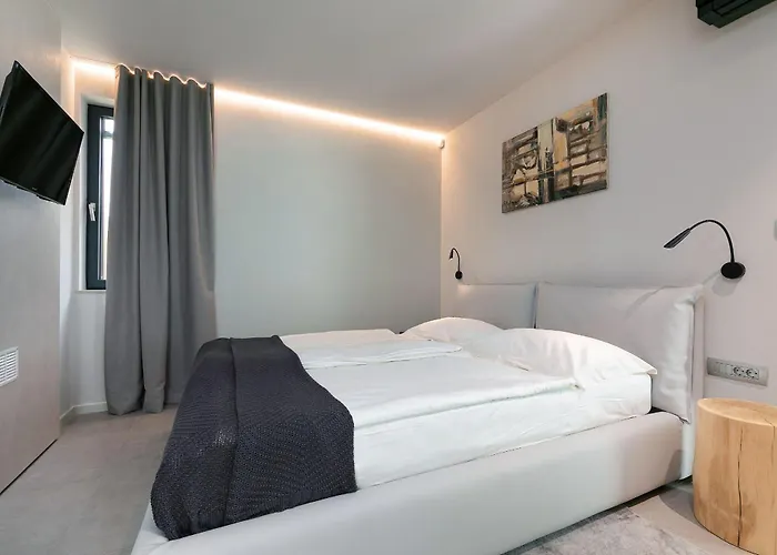 Elementa Castelier Kaštelir