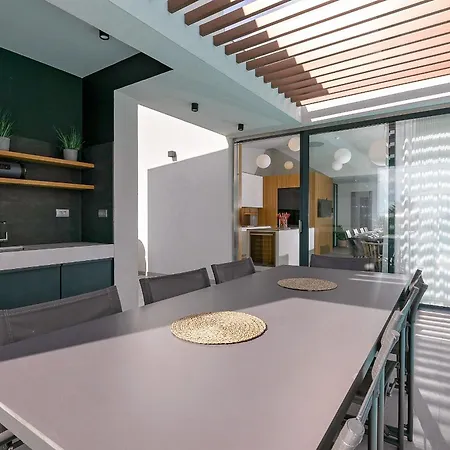 Elementa Castelier *