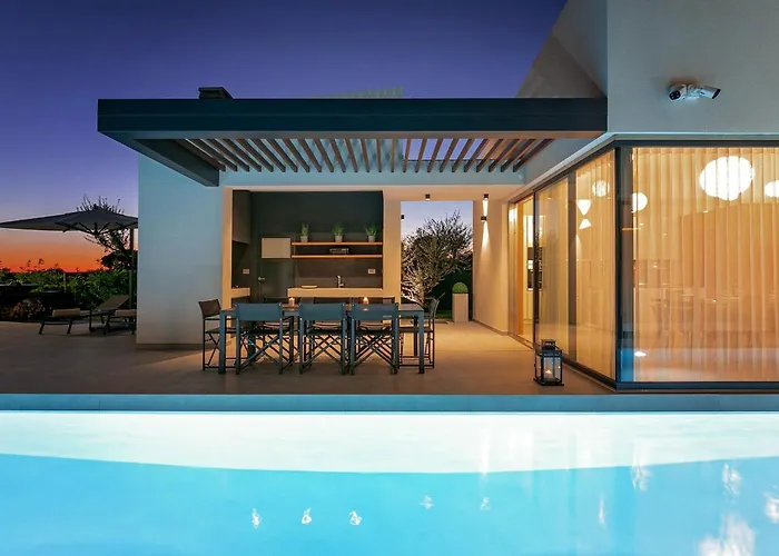 Elementa Castelier Villa Kaštelir