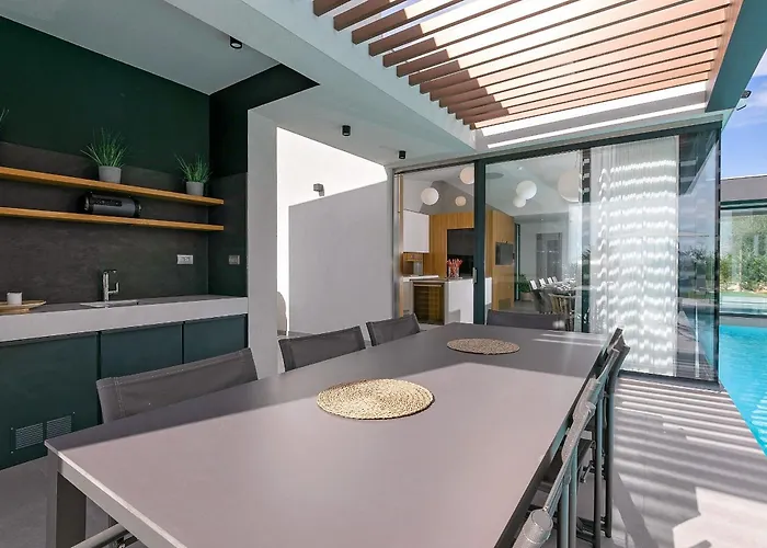 Elementa Castelier *